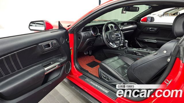 Ford Mustang Coupe 2016 — фото 10