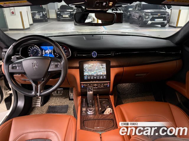 Maserati Quattroporte S Q4 3.0 V6 Granlusso 2019 — фото 6