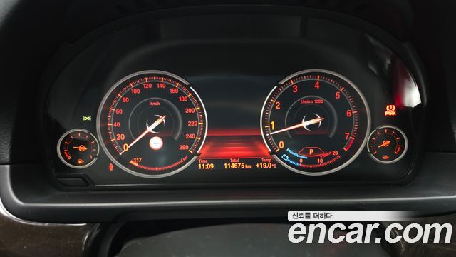 BMW 5 Series (F10) 528i 2014 — фото 8