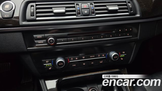 BMW 5 Series (F10) 528i 2014 — фото 16