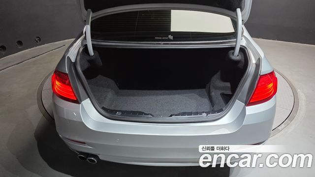 BMW 5 Series (F10) 528i 2014 — фото 20