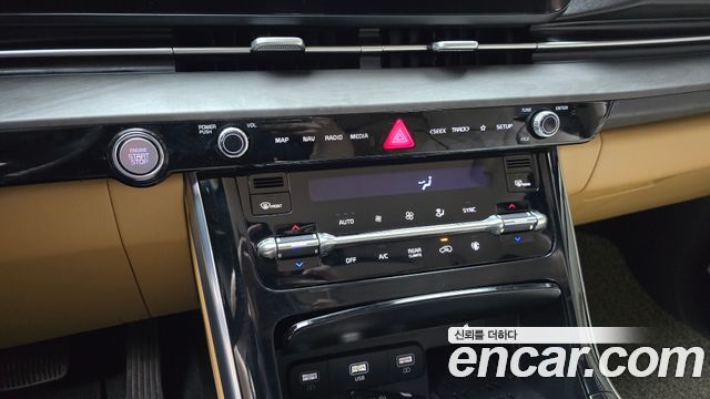 Kia Carnival (IV) Gasoline 9-seater Limousine(Special vehicle) 2022 — фото 16