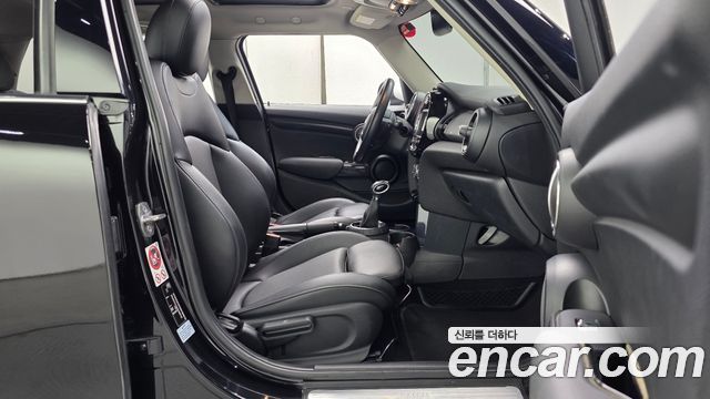 MINI Cooper D 5Door Mid 3rd 2016 — фото 11