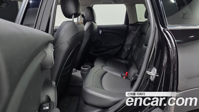 MINI Cooper D 5Door Mid 3rd 2016 — фото 12