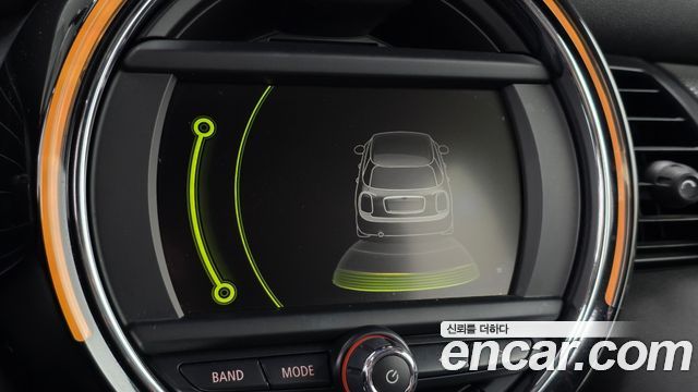 MINI Cooper D 5Door Mid 3rd 2016 — фото 16