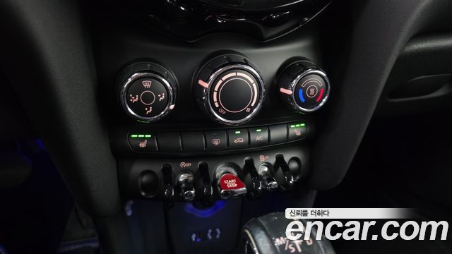 MINI Cooper D 5Door Mid 3rd 2016 — фото 17