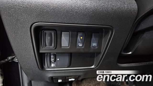 Renault Korea QM6 2.0 LPe RE Signature 2WD 2020 — фото 32