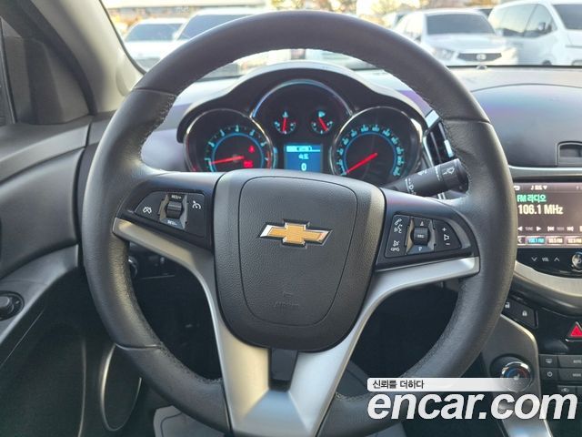 Chevrolet Cruze 1.8 LTZ+ The Perfect Black 2014 — фото 17