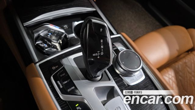 BMW 7 Series (G11) 730Ld xDrive M Sport 2022 — фото 9