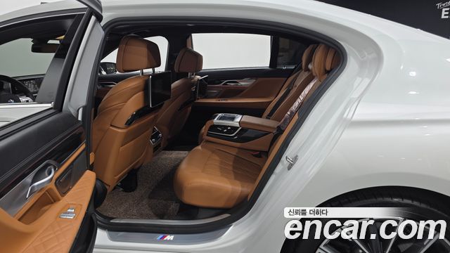 BMW 7 Series (G11) 730Ld xDrive M Sport 2022 — фото 11
