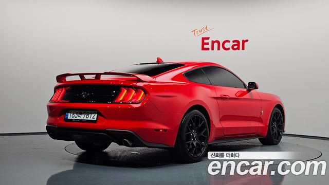 Ford Mustang Coupe 2022 — фото 2