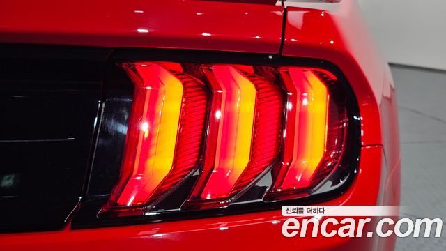 Ford Mustang Coupe 2022 — фото 23