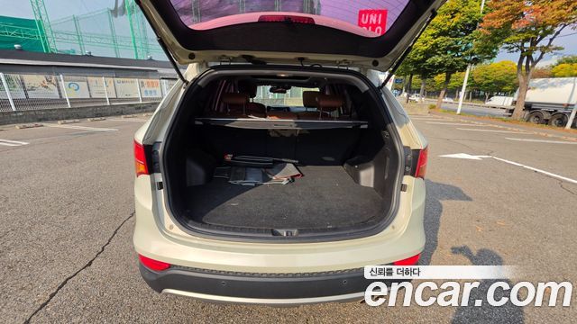 Hyundai Santa Fe (DM) Diesel(e-VGT) 2.0 2WD Exclusive Special 2015 — фото 16