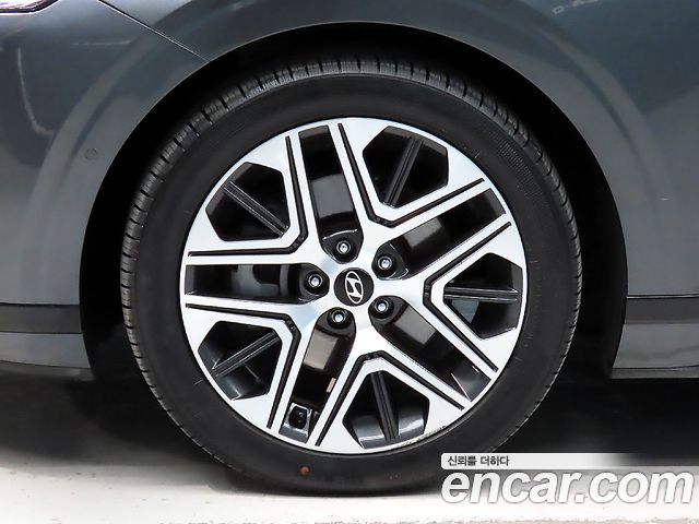 Hyundai Grandeur (GN7) 2,5 Gasoline 2WD Exclusive 2023 — фото 5