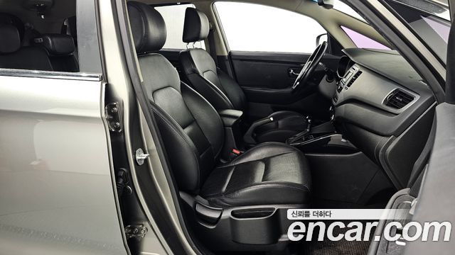 Kia Carens 2.0 LPi Prestige 2014 — фото 11