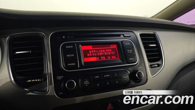 Kia Carens 2.0 LPi Prestige 2014 — фото 16