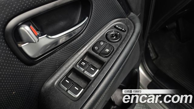 Kia Carens 2.0 LPi Prestige 2014 — фото 28