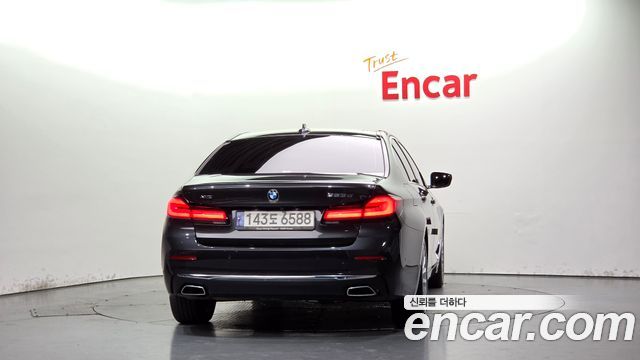 BMW 5 Series (G30) 523d xDrive Luxury 2022 — фото 4