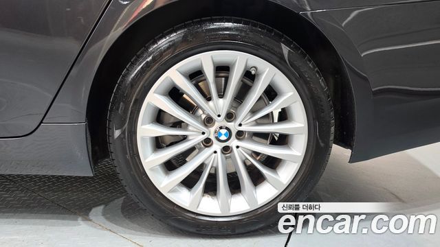 BMW 5 Series (G30) 523d xDrive Luxury 2022 — фото 5