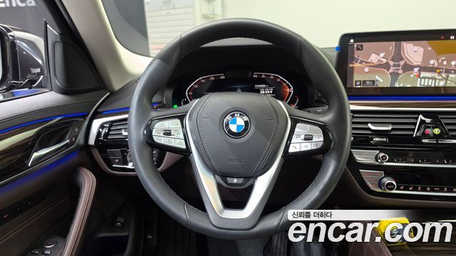 BMW 5 Series (G30) 523d xDrive Luxury 2022 — фото 13