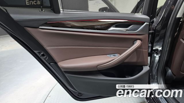BMW 5 Series (G30) 523d xDrive Luxury 2022 — фото 25