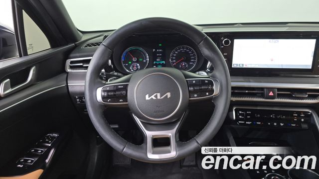 Kia K5 Hybrid (III) Prestige 2022 — фото 14