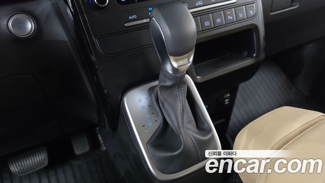 Hyundai Staria L3.5 Cargo 3-Seater Modern 2026 — фото 9