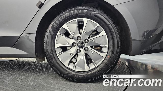 Kia K5 Hybrid (III) Trendy 2022 — фото 21