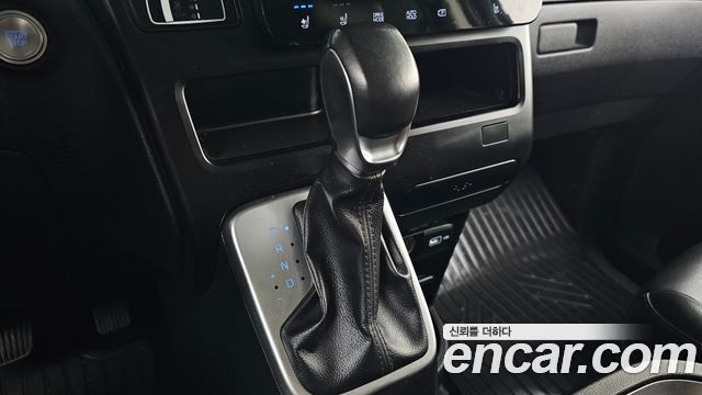 Hyundai Staria Cargo 5-Seater Modern 2022 — фото 9