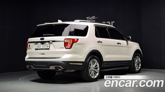 Ford Explorer 2.3 Limited 4WD 5th 2019 — фото 2