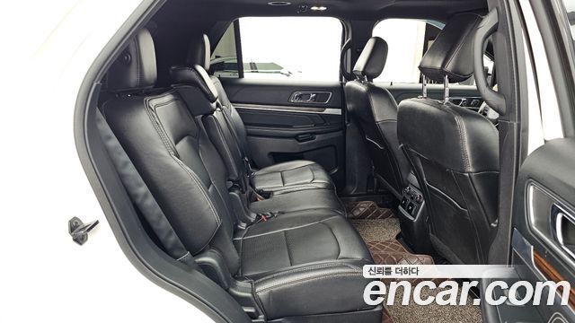 Ford Explorer 2.3 Limited 4WD 5th 2019 — фото 12