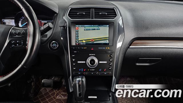 Ford Explorer 2.3 Limited 4WD 5th 2019 — фото 15