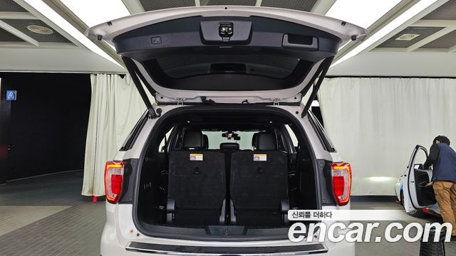 Ford Explorer 2.3 Limited 4WD 5th 2019 — фото 20
