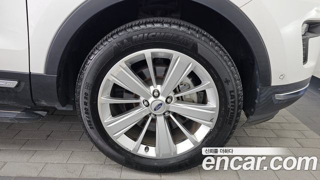 Ford Explorer 2.3 Limited 4WD 5th 2019 — фото 21