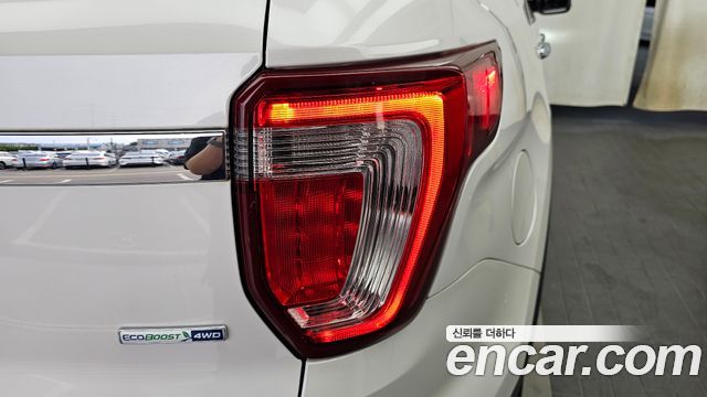 Ford Explorer 2.3 Limited 4WD 5th 2019 — фото 23