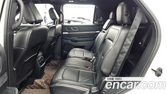 Ford Explorer 2.3 Limited 4WD 5th 2019 — фото 26