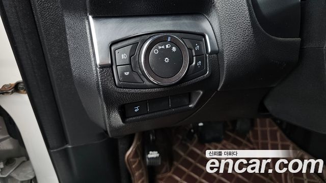 Ford Explorer 2.3 Limited 4WD 5th 2019 — фото 27