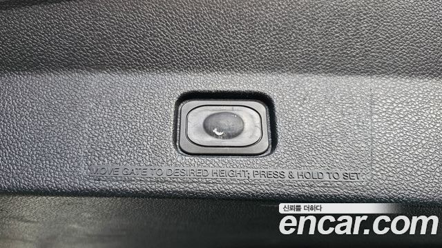 Ford Explorer 2.3 Limited 4WD 5th 2019 — фото 36