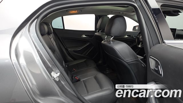 Mercedes-Benz GLA-Class (X156) GLA220 2018 — фото 11