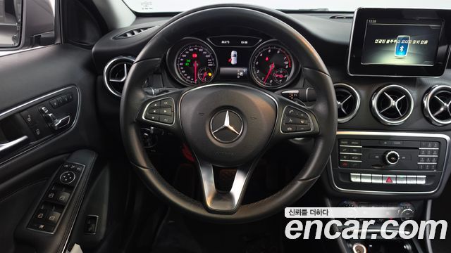 Mercedes-Benz GLA-Class (X156) GLA220 2018 — фото 12