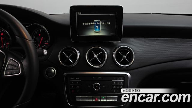 Mercedes-Benz GLA-Class (X156) GLA220 2018 — фото 13