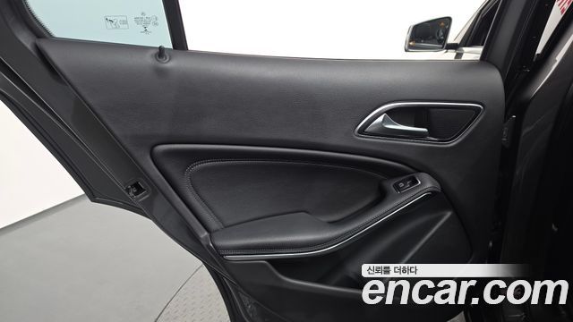 Mercedes-Benz GLA-Class (X156) GLA220 2018 — фото 25