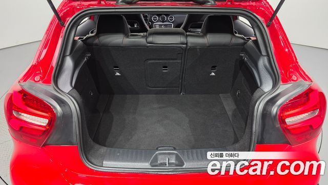 Mercedes-Benz A-Class (W176) A45 AMG 4MATIC 2017 — фото 16