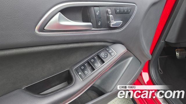 Mercedes-Benz A-Class (W176) A45 AMG 4MATIC 2017 — фото 20