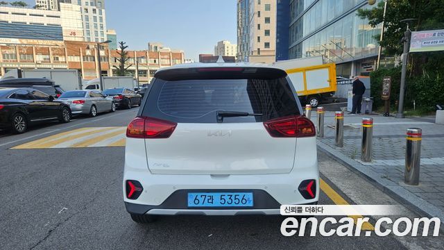 Kia Niro Plus Air 2024 — фото 4