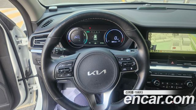 Kia Niro Plus Air 2024 — фото 10