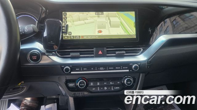 Kia Niro Plus Air 2024 — фото 16