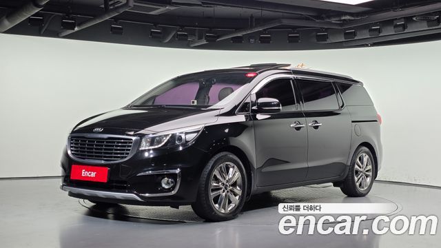 Kia Carnival 9-seater Noblesse