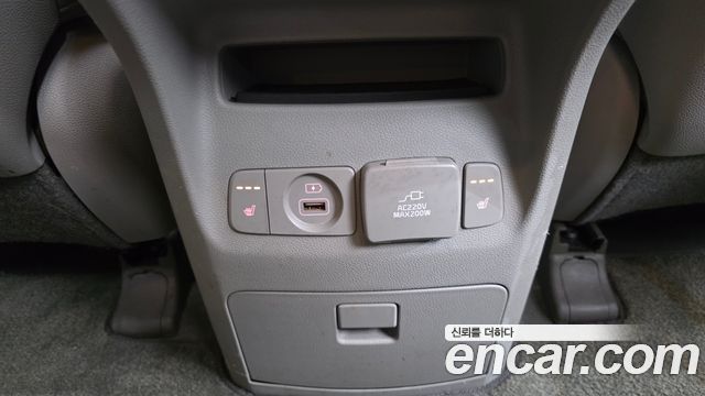 Kia Carnival 9-seater Noblesse 2015 — фото 19