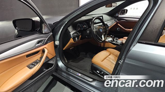 BMW 5 Series (G30) 520d xDrive M Sport Package 2017 — фото 10